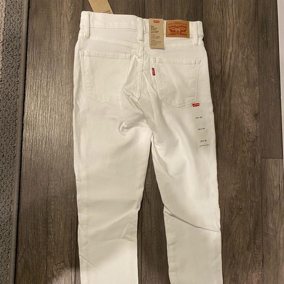 NWT ladies white Levis 311 shaping skinny Jean! - Picture 1 of 2